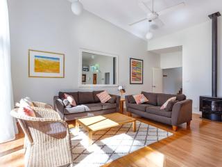 Gumbeachy Pet Friendly Free WiFi - Hawks Nest - 9
