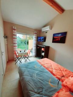 La Clastre location d'un studio avec piscine et clim près d'Uzès - Bourdic - 3