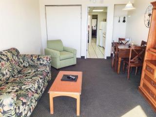 Oceanfront 1 Bedroom 2 Bath Suite Boardwalk 439 - Myrtle Beach - 6