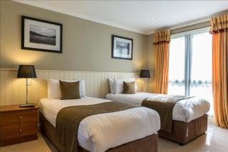 CELEBRATE AT THE WORLD FAMOUS LOCH LOMOND RESORT CAMERON HOUSE - Sleeps 6 - Alexandria - 1