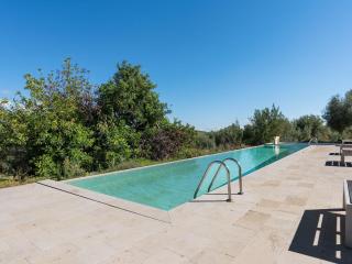 Farmhouse in Noto with Pool and Garden - 1