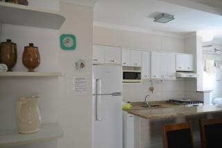 Aluga-se Apto 2 Quartos, sendo 1 suíte, 3 Ar cond. Mobília completa - Praia Grande Ubatuba/SP - 1