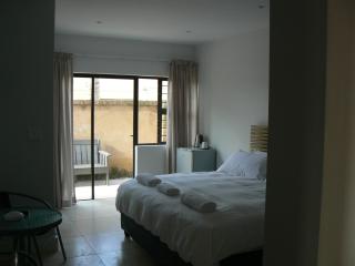 The Don Lodge - Amanzimtoti - 8