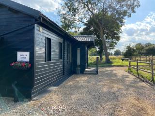 Spacious Garden Lodge at The Chestnuts, Norfolk - Norwich - 0