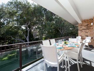 Bay Parklands, 68 2 Gowrie Ave - Fully ducted aircon, wifi, pool, tennis court, communal spa - Shoal Bay - 1