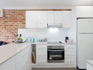 Bay Parklands, 68 2 Gowrie Ave - Fully ducted aircon, wifi, pool, tennis court, communal spa - Shoal Bay - 2