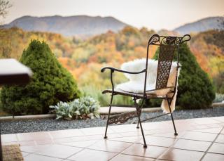 Green Hills Cottage with Pool & Magnificent View - 4