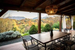 Green Hills Cottage with Pool & Magnificent View - 1