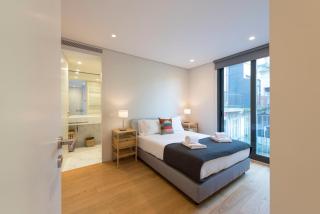LovelyStay - Primrose 2BR Flat with Free Parking, AC and Balcony - Porto - 9