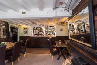 Golden Lion Hotel - Rugby - 2