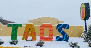 Super 8 by Wyndham Taos - 6