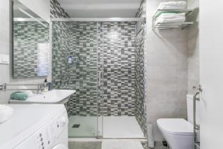 Beach Suite, city & mountain view - Alicante - 4