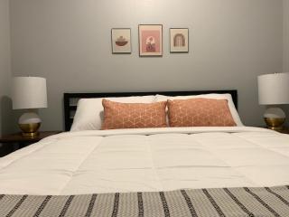 Sleepover Iconic Des Moines Apartments - 1