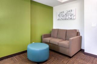 Sleep Inn & Suites Tampa South - 7