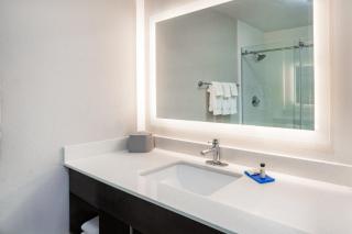 Holiday Inn Express Hotel & Suites Albuquerque - North Balloon Fiesta Park by IHG - 2