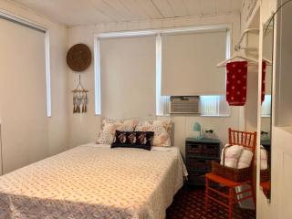 Private Studio with Free Parking - 8