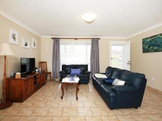 Bahia I Pet Friendly I 10 Min Walk to Bay - Callala Bay - 3