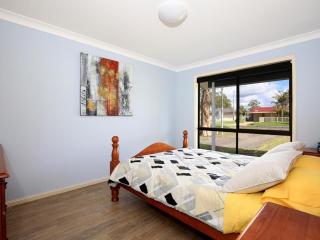 Bahia I Pet Friendly I 10 Min Walk to Bay - Callala Bay - 4