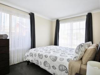 Kingfisher I Pet Friendly I 10 Min Walk to Beach - Sanctuary Point - 2