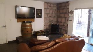 Winterfell Inn - No Xtra Fees, Dogs OK, King & Queen Suites - Arnold - 6