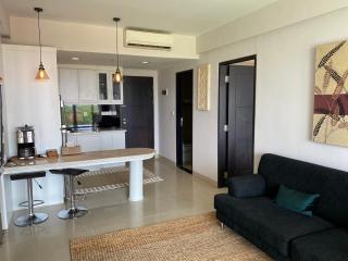 Stylish 2 Bedroom Penthouse Apt, Newly Refreshed, 50 Mbps, Pool, Gym, Resto - Kuta - 6