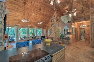 Lovely Lake Hartwell Retreat Dock, Deck and Grill! - 4