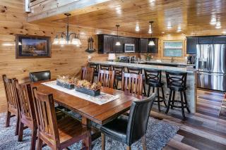 Gritz Carlton, Private Pool, Theater Rm, 1089 of FREE tickets each paid day, Dollywood and More - Sevierville - 1