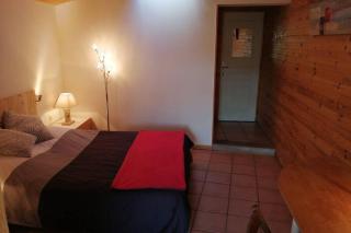 Studio 22 m2, terrasse vue montagne, dans propriété face au Lac du Salagou - 2
