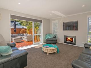 Modern Beach Pad - Whitianga Holiday Home - 3