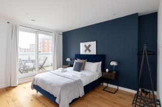 London City Apartments - Luxury and spacious apartment with balcony - Londra - 0