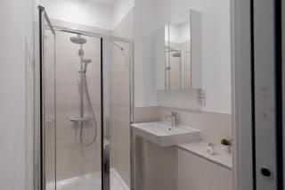 London City Apartments - Luxury and spacious apartment with balcony - Londra - 1