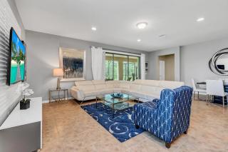 Villa W Pool Movie Theater Game RoomSleeps 20 - 4