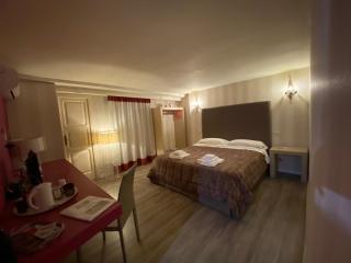 Dante's Room by Apulia Accommodation - Bari - 0
