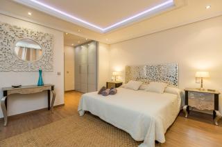 Puerto Banus first line with sea and Marina views - 3