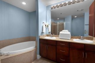 Laketown Wharf 1422 - 1