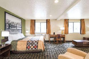 Super 8 by Wyndham Wheeling WV - 7