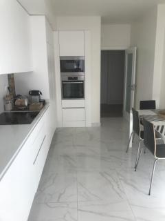 Feel like your home modern apartment next to expo - 5