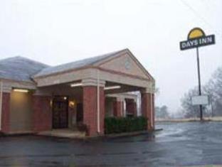 Days Inn by Wyndham Moulton - 1