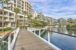 Elegant V&A Waterfront Canal Apartment - Cape Town - 4
