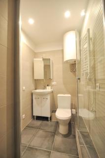 Central Comfort at Hanzas Residence, stay near Cafes, Bars, Museums & Esplanade - 8