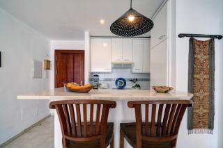 Exceptional Beachfront Complex with Pool in Costalita, Estepona - Estepona - 2