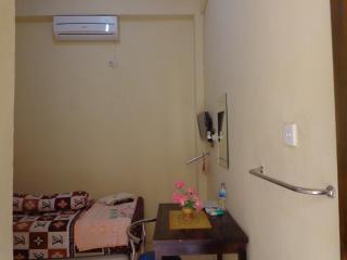 Hotel Musafir Inn - Padang - 4