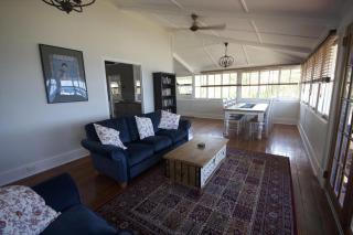 Divers Villa - Flying Fish Cove - 2
