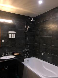Moc Hoang Hotel - 1