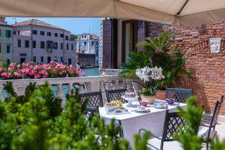 Ca' dei Cuori on the Grand Canal - Venice - 7