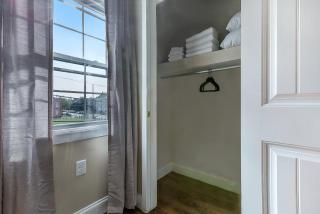 St Charles Spacious Condo in the Heart of the City - 4