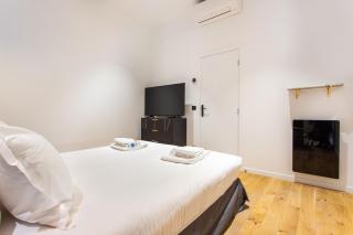 Luxury on the Champs-Élysées, heart of Paris - Parijs - 4