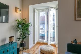 LovelyStay - Downtown Studio with Pool, AC and Balcony - Porto - 5