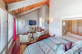 Beautiful Briny Retreat - Newport - 7