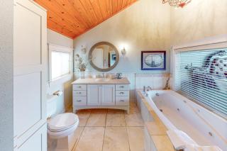 Beautiful Briny Retreat - Newport - 5